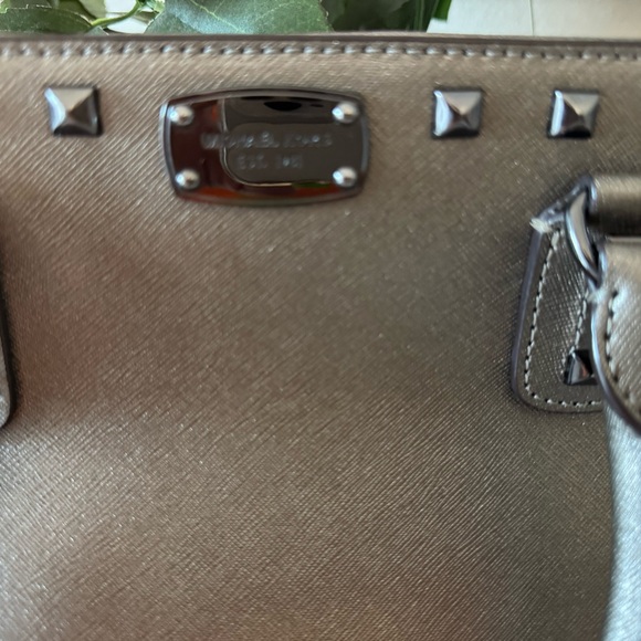 Authentic MK Leather Chrome Purse - Picture 4 of 8